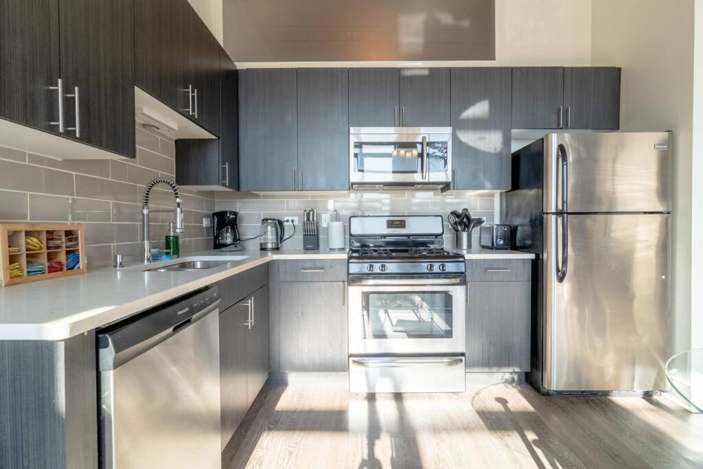 Mccormick Place 2Br Stylish Suite With Optional Parking And Gym For Up To 8 Guests Near Soldier Field And Grant Park ชิคาโก ภายนอก รูปภาพ