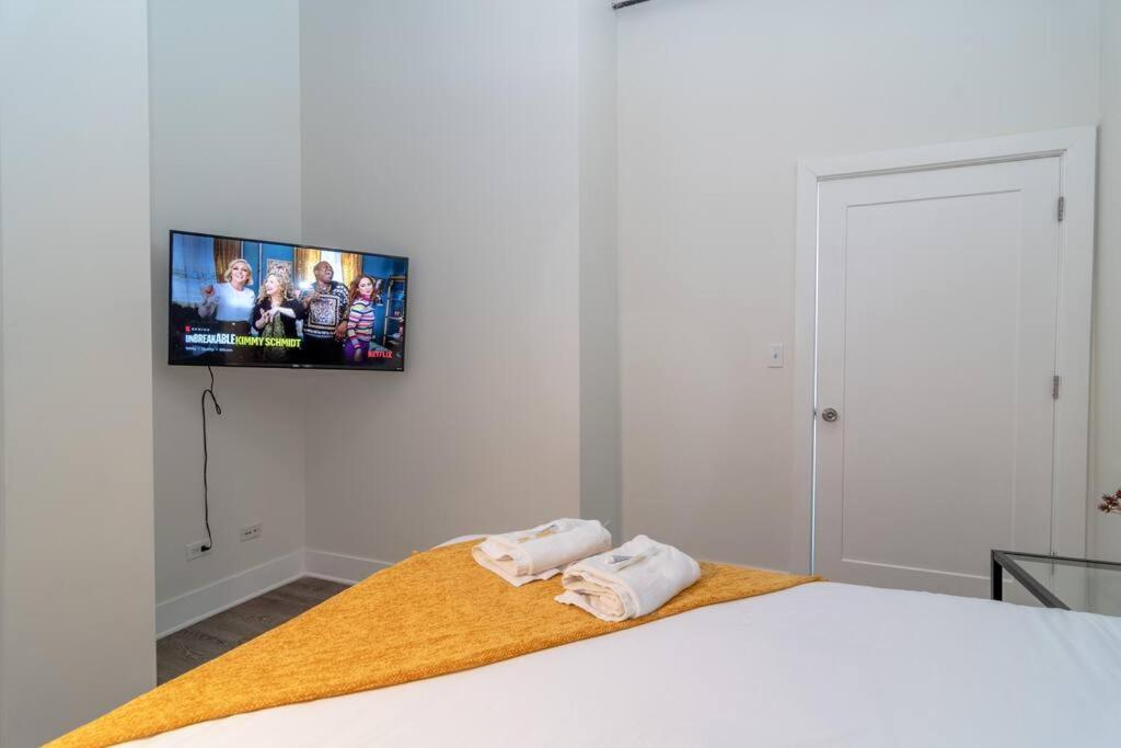 Mccormick Place 2Br Stylish Suite With Optional Parking And Gym For Up To 8 Guests Near Soldier Field And Grant Park ชิคาโก ภายนอก รูปภาพ
