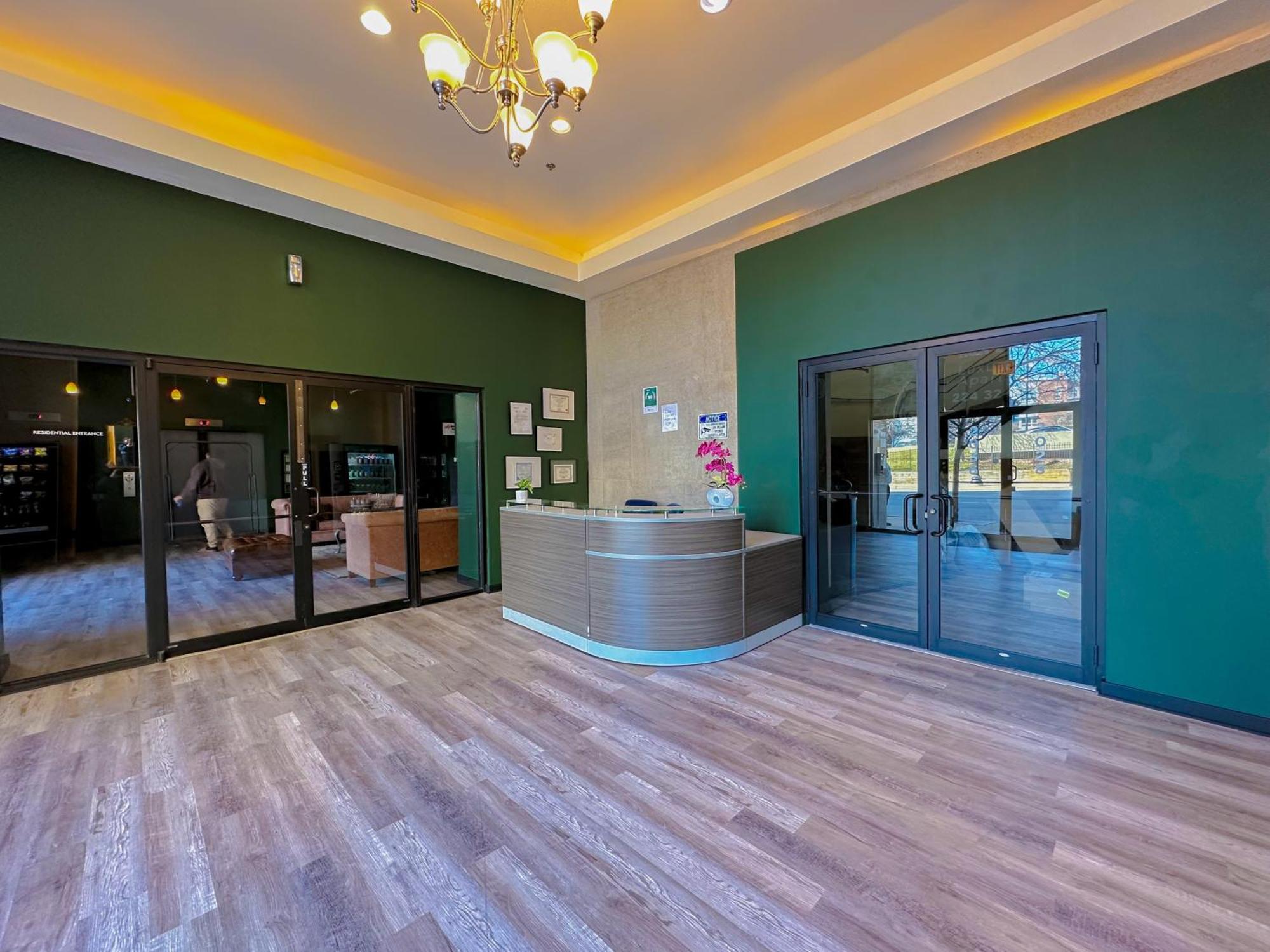 Mccormick Place 2Br Stylish Suite With Optional Parking And Gym For Up To 8 Guests Near Soldier Field And Grant Park ชิคาโก ภายนอก รูปภาพ